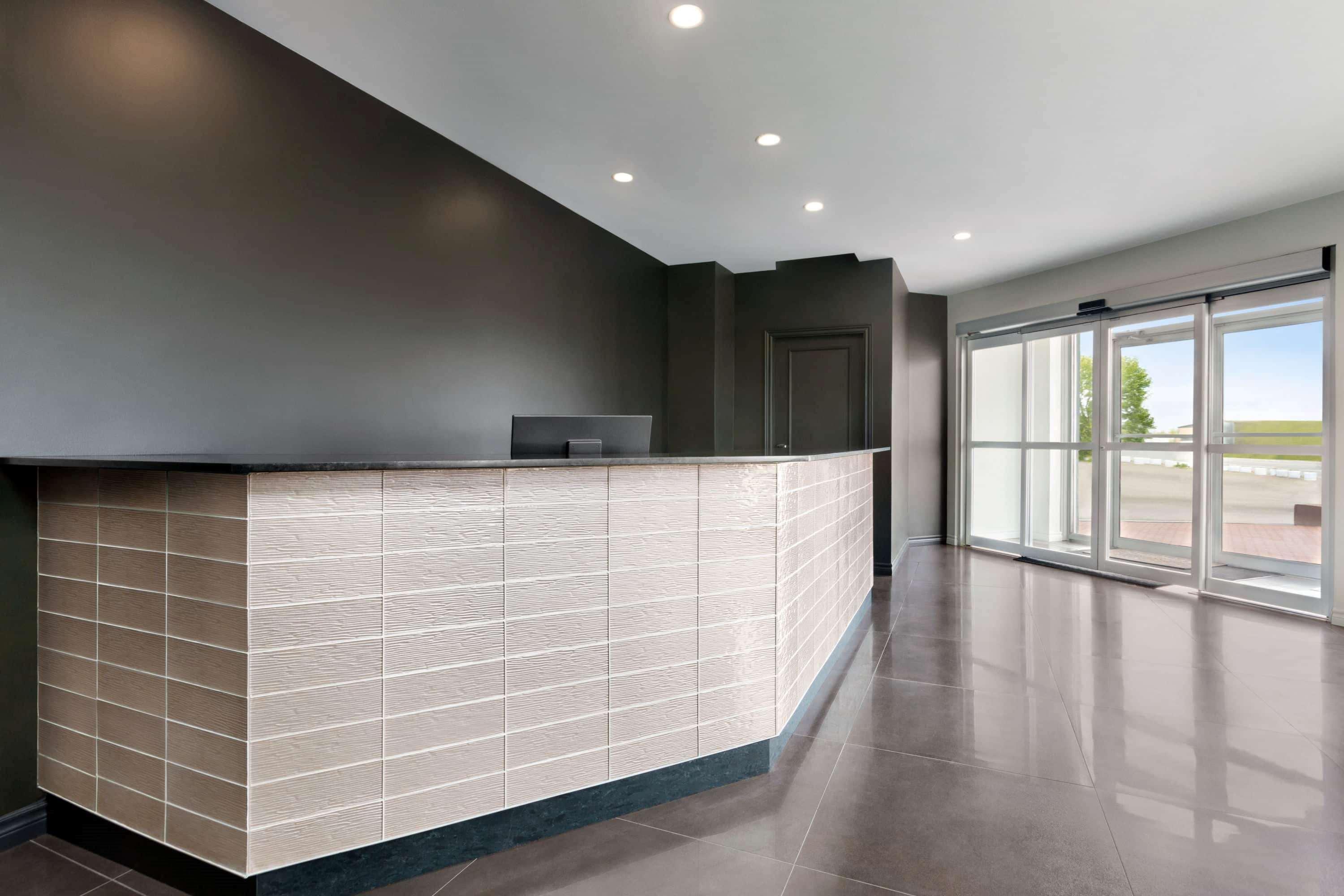 Travelodge By Wyndham Rigaud Exterior foto